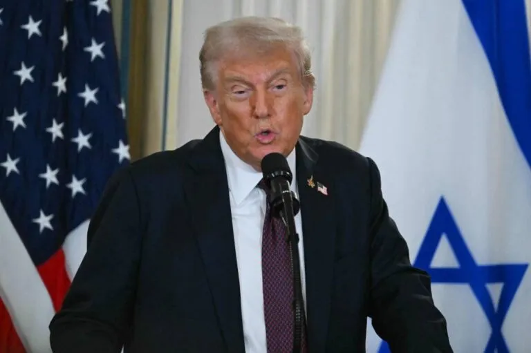Trump announces Gaza peace plan, with Netanyahu backing